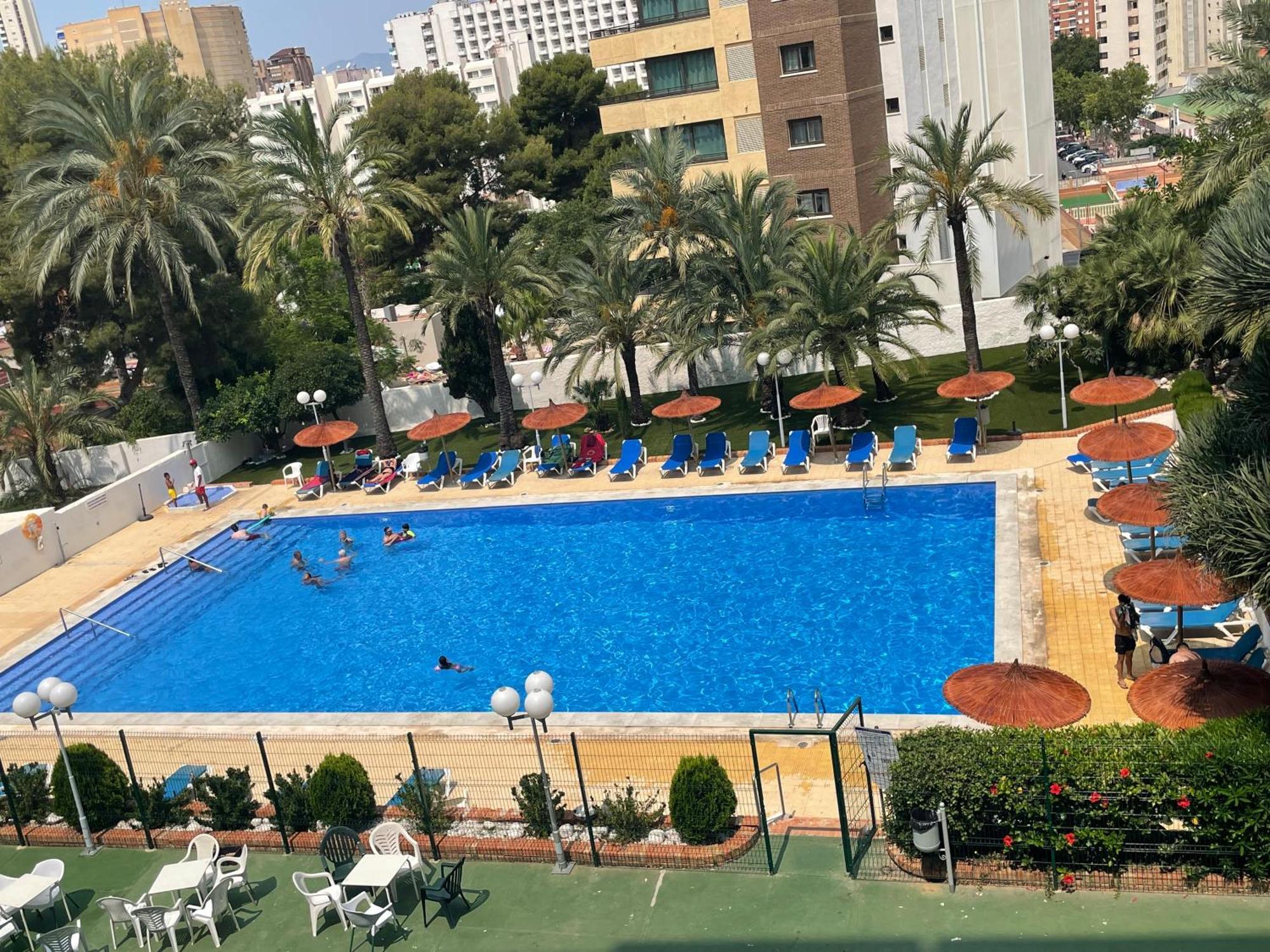 Bermudas-Turis Apartamentos Бенидорм Экстерьер фото