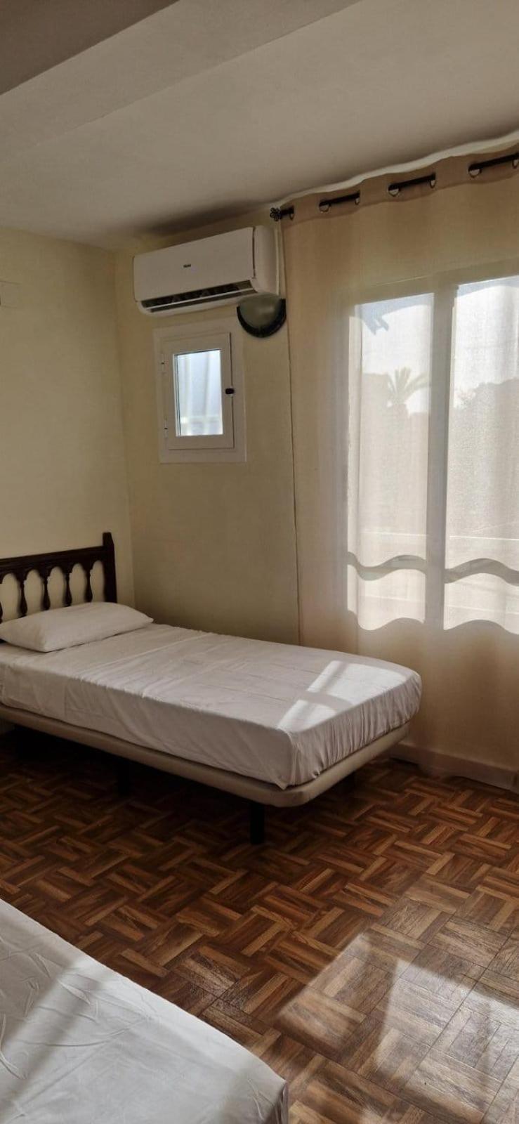 Bermudas-Turis Apartamentos Бенидорм Экстерьер фото