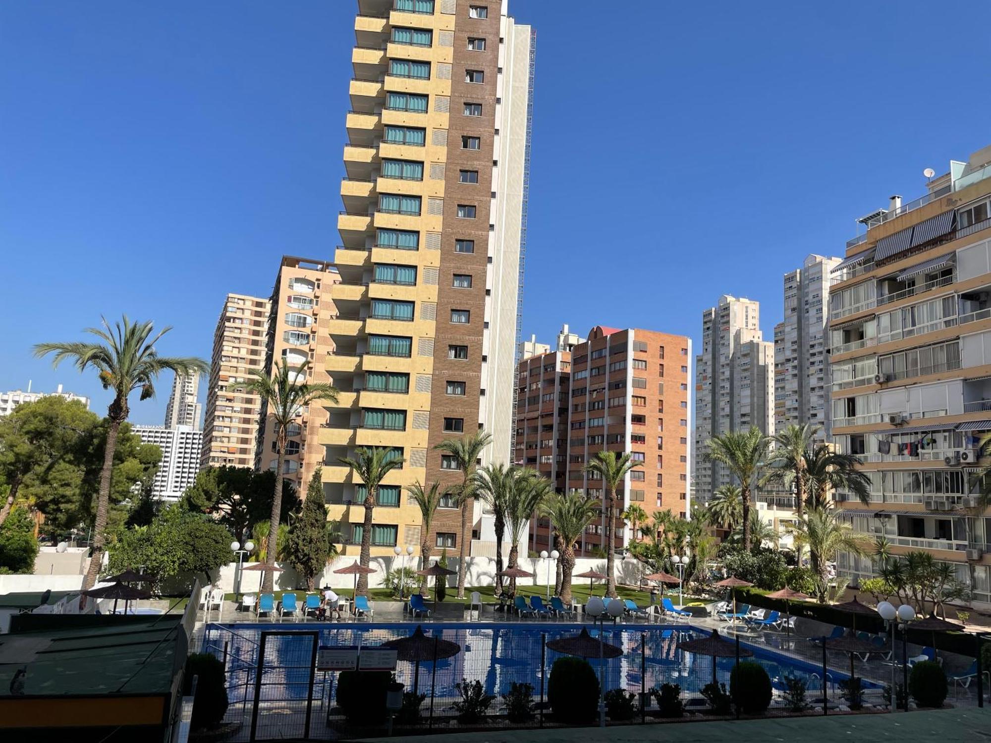 Bermudas-Turis Apartamentos Бенидорм Экстерьер фото